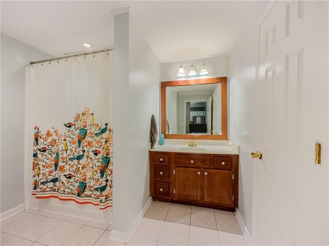 2700 Pine Tree Rd NE Unit 1013, Atlanta, GA 30324 - bedroom with carpet floors, wallpapered walls, ornamental molding, and baseboards