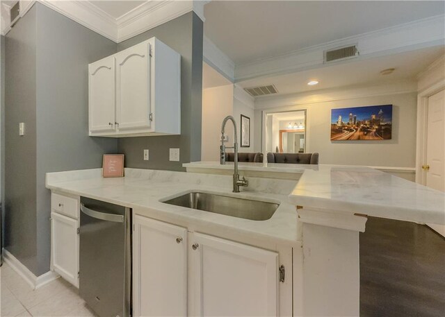 2700 Pine Tree Rd NE Unit 1013, Atlanta, GA 30324 - living area featuring dark wood finished floors, ceiling fan, and crown molding