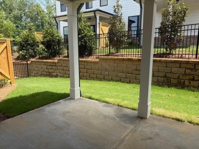816 Dodd Trl S Unit 172, Buford, GA 30518 - view of yard with a patio