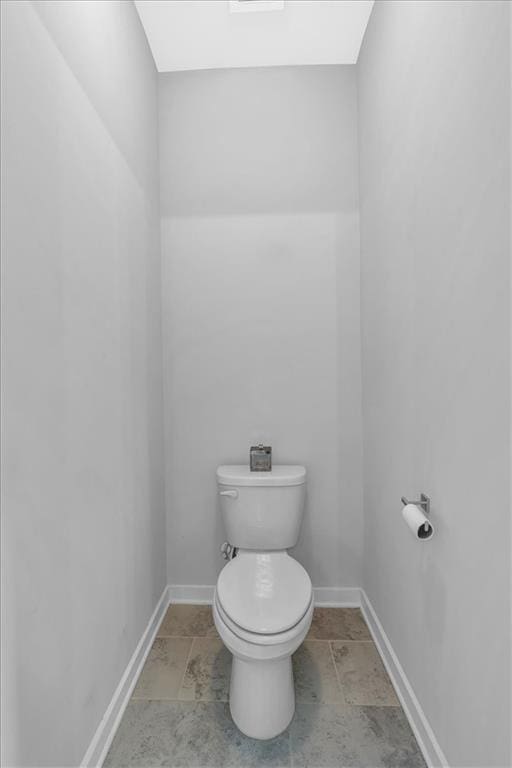 2066 Patterson Park Rd, Decatur, GA 30033 - bathroom featuring toilet and baseboards