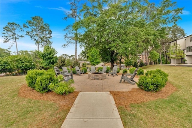 2066 Patterson Park Rd, Decatur, GA 30033 - surrounding community featuring an outdoor fire pit, a lawn, and a patio