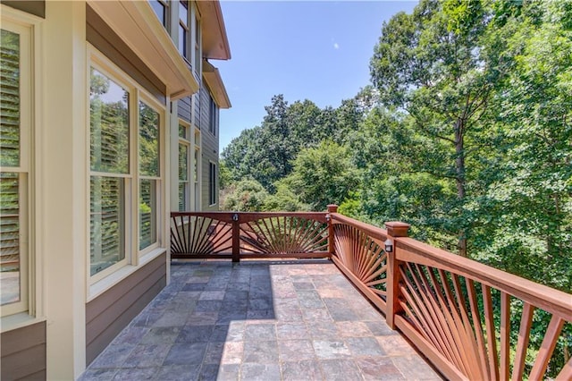 255 Beech Tree Holw, Sugar Hill, GA 30518 - view of deck