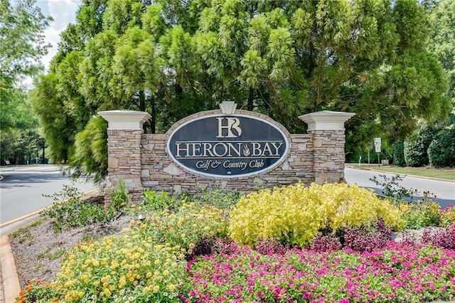 7252 Eton Ln, Locust Grove, GA 30248 - view of community sign