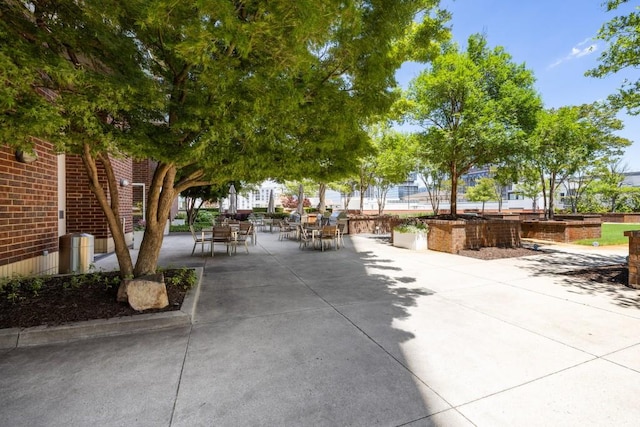 285 Centennial Olympic Park Dr NW Unit Ph2-7, Atlanta, GA 30313 - surrounding community featuring outdoor dining space