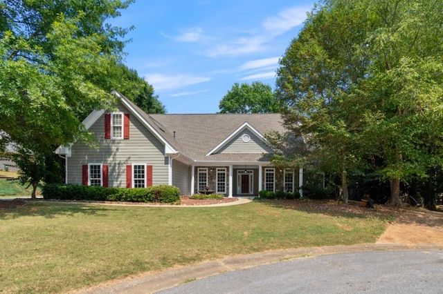 view of front of house featuring a front yard