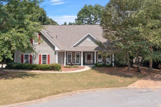 view of front of house featuring a front yard