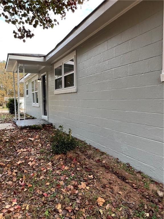 view of side of property
