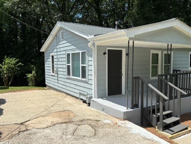712 Emily St SE, Gainesville, GA 30501 - view of bungalow-style home