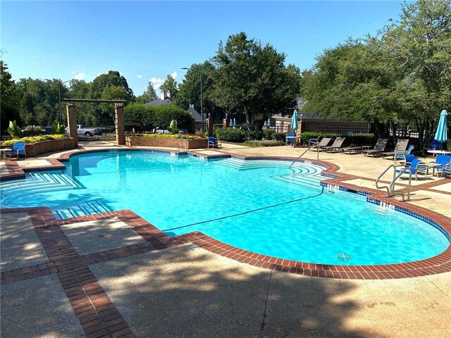 850 Cog Hl, Mcdonough, GA 30253 - community pool with a patio area and fence