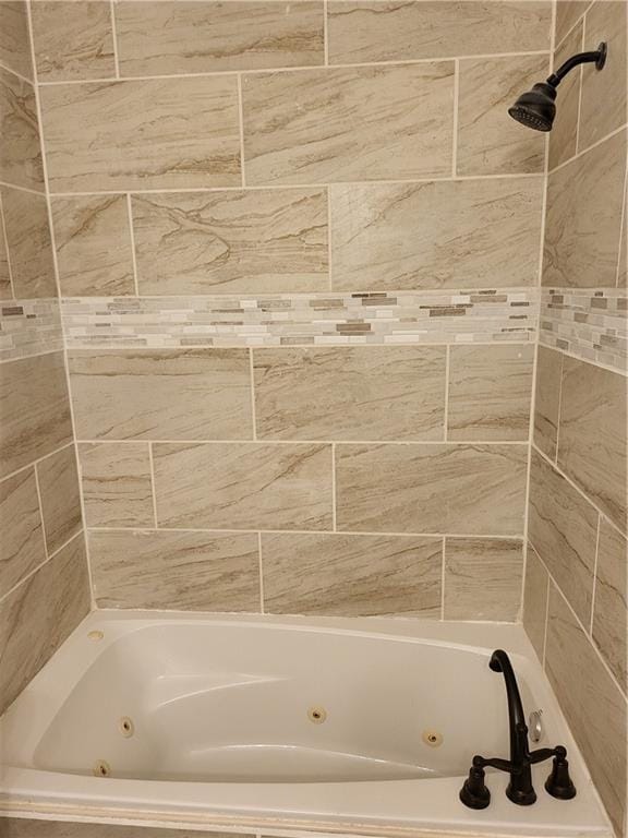 1167 Oakland Dr SW, Atlanta, GA 30310 - full bath featuring a combined bath / shower with jetted tub