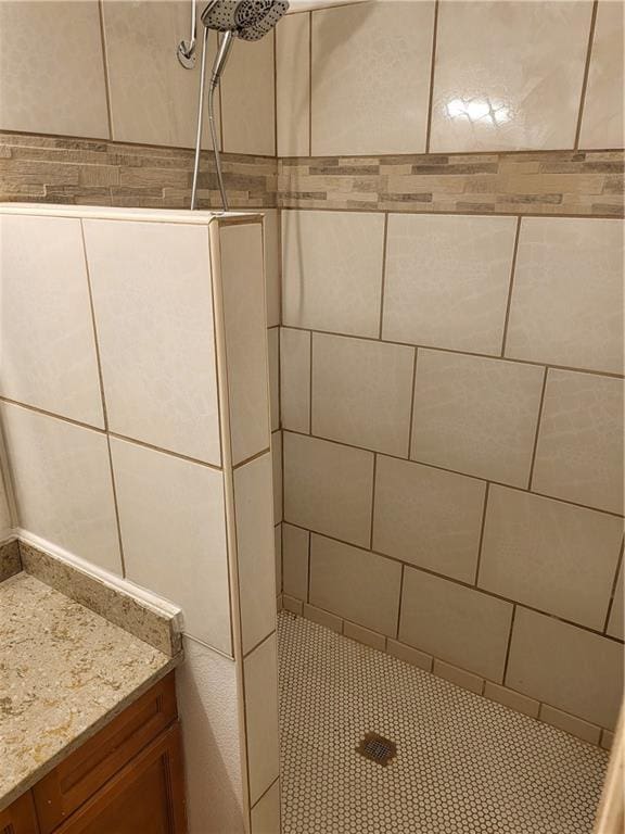 1167 Oakland Dr SW, Atlanta, GA 30310 - full bath with a tile shower and vanity