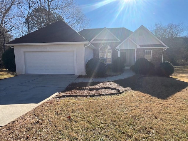 single story home featuring a garage