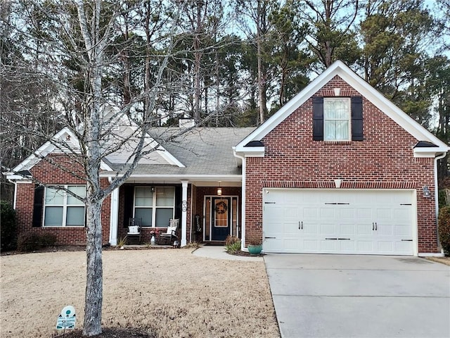 view of front property featuring a garage