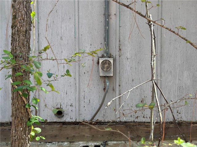 view of exterior details