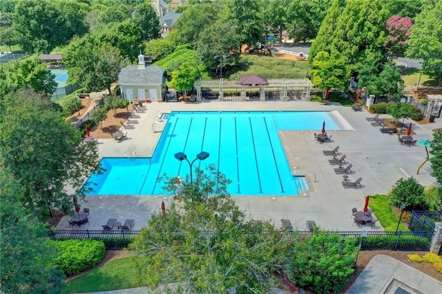 4770 Spring Park Cir, Suwanee, GA 30024 - community pool featuring a patio area