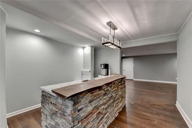4770 Spring Park Cir, Suwanee, GA 30024 - bar featuring dark wood finished floors, recessed lighting, and hanging light fixtures