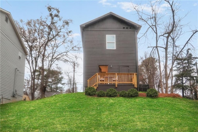1005 Sims Ave NW, Atlanta, GA 30318 - back of property with a deck and a yard