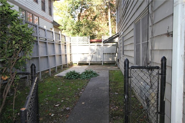 2054 E Roxboro Rd NE, Atlanta, GA 30324 - view of yard featuring a fenced backyard