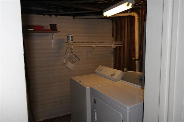 2054 E Roxboro Rd NE, Atlanta, GA 30324 - clothes washing area with laundry area and washer and clothes dryer