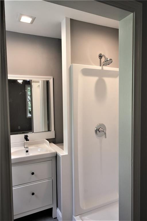2054 E Roxboro Rd NE, Atlanta, GA 30324 - full bath with a shower and vanity