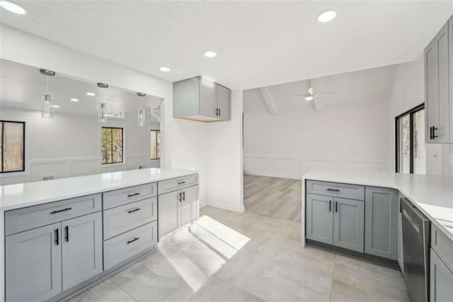 bathroom with a decorative wall, plenty of natural light, recessed lighting, and ceiling fan