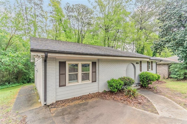 2682 Cavalier Dr, Decatur, GA 30034 - view of front of property featuring brick siding