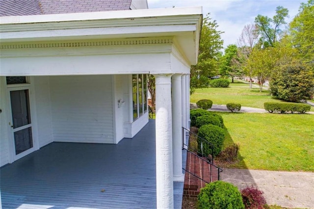 exterior space featuring a lawn