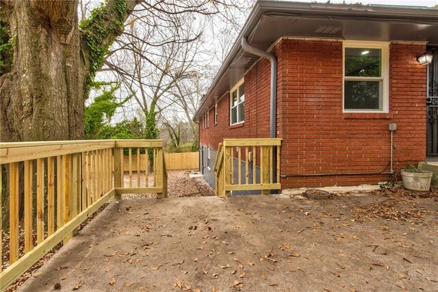 spare room featuring concrete floors