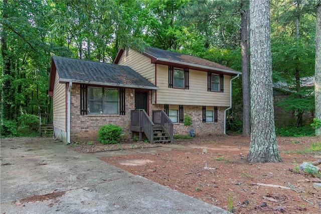 4342 Lincolndale Dr, Ellenwood, GA 30294 - split level home with brick siding