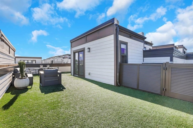 view of yard with outdoor lounge area