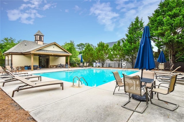 3060 Mccannon Mill Dr, Dacula, GA 30019 - community pool with a patio