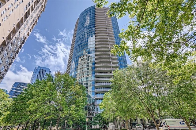 3338 Peachtree Rd NE Unit 1507, Atlanta, GA 30326 - view of building exterior with a city view