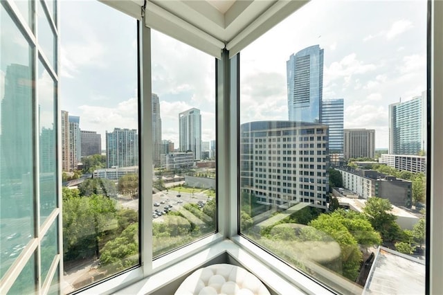 3338 Peachtree Rd NE Unit 1507, Atlanta, GA 30326 - sunroom / solarium with a view of skyline