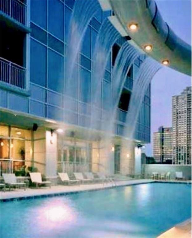 3338 Peachtree Rd NE Unit 1507, Atlanta, GA 30326 - community pool with a city view