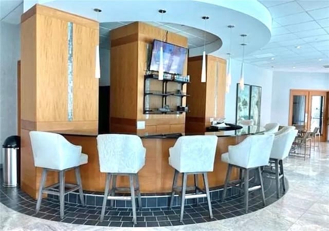3338 Peachtree Rd NE Unit 1507, Atlanta, GA 30326 - bar area with pendant lighting