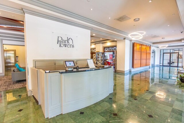 799 Hammond Dr Unit 406, Atlanta, GA 30328 - welcome area with arched walkways and visible vents