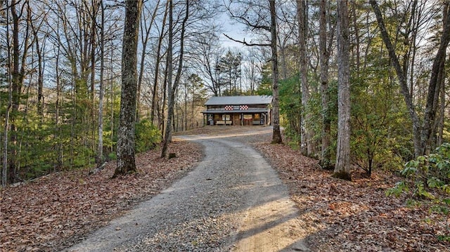 view of front of property featuring driveway