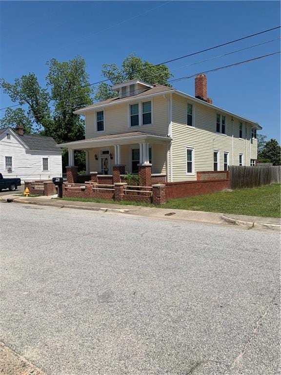 view of front of home featuring a porch