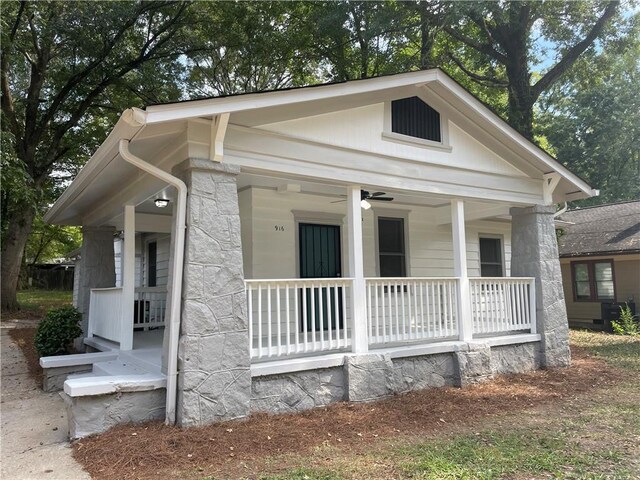 view of front facade with a porch