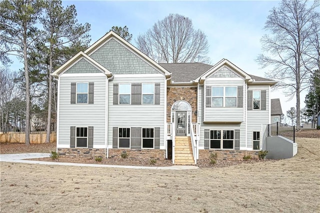 view of front of house featuring a front yard