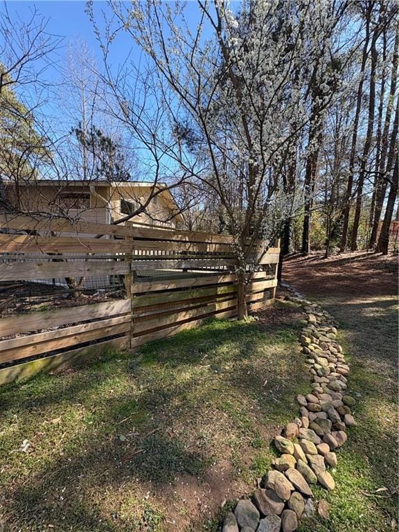 2807 Mcclave Dr, Doraville, GA 30340 - view of yard