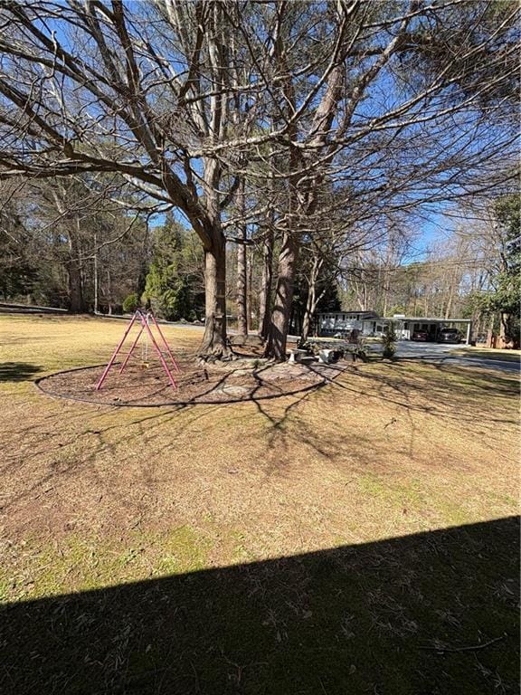 2807 Mcclave Dr, Doraville, GA 30340 - view of green lawn