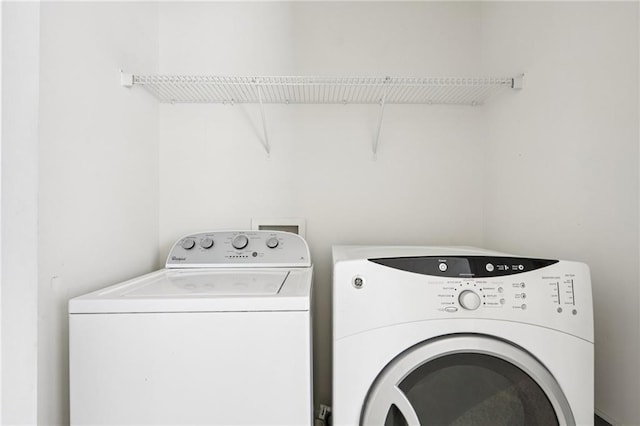 626 Pecan Knoll Dr Unit 13, Marietta, GA 30008 - laundry area featuring independent washer and dryer