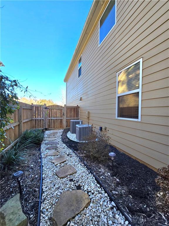 view of yard featuring cooling unit