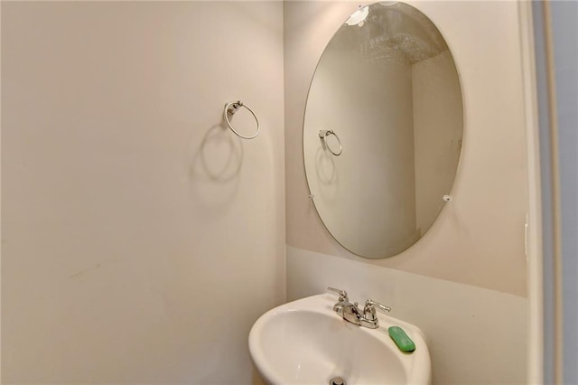 5452 Fountainhead Ln, Auburn, GA 30011 - bathroom with a sink
