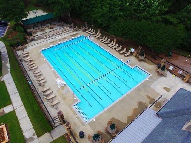 view of swimming pool