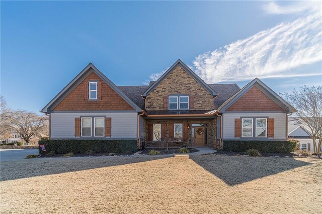 craftsman-style home featuring a porch