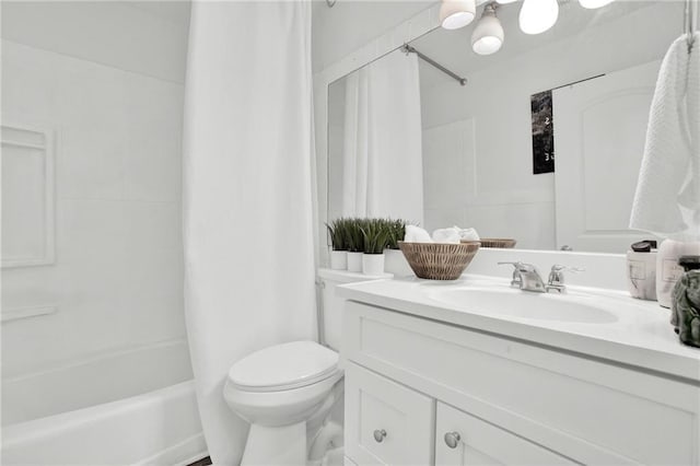 1048 Indian Hills Pkwy, Marietta, GA 30068 - full bath with vanity, shower / bath combination with curtain, and toilet