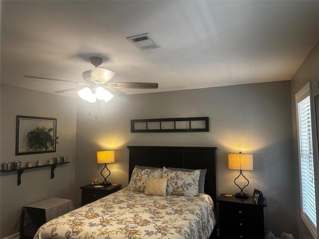 bedroom with ceiling fan