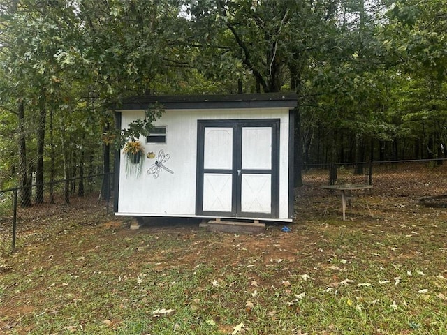 view of outbuilding